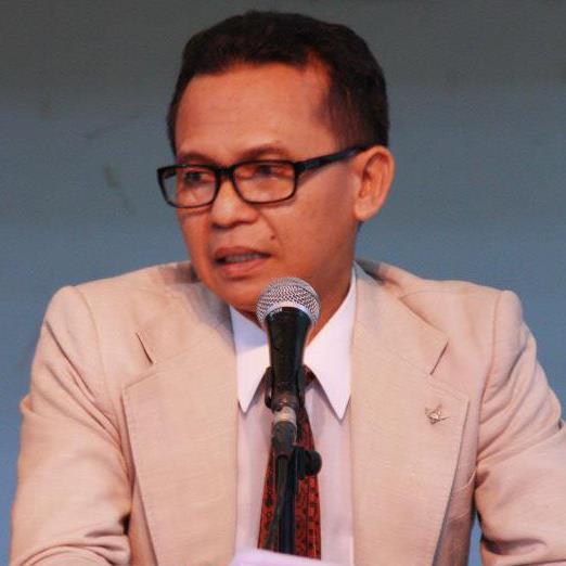Dr. Drs. Undang Ahmad Darsa M.Hum.
