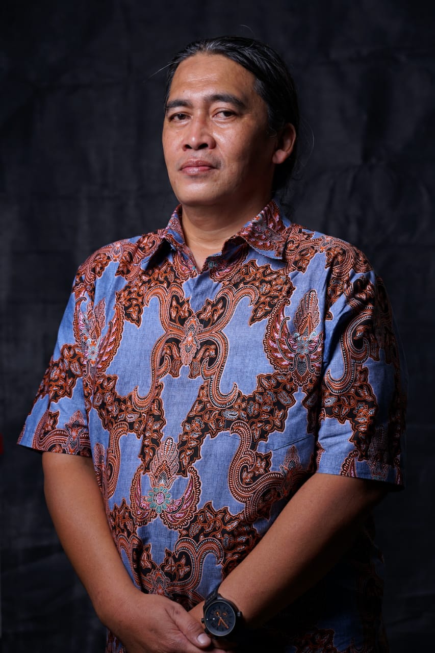 Dr. Eko Wahyu Koeshandoyo Putro S.S., M. Hum